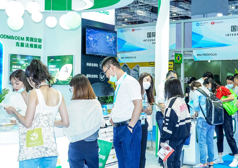 2026年深圳食品配料展FI SHENZHEN展馆现场，专业观众参观实况