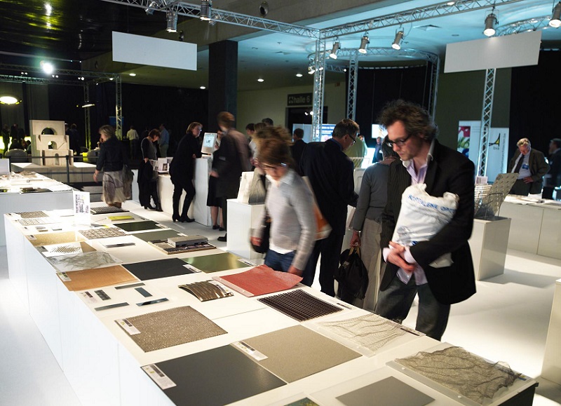 2026年德国建筑设计与室内设计展览会Architect At Work参展商与海外采购商展台洽谈现场