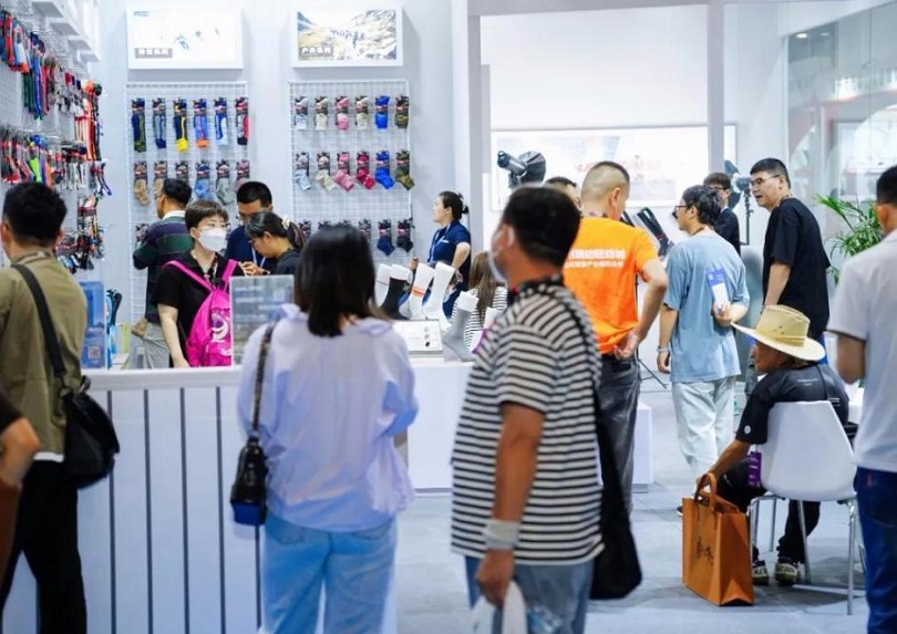 2026年海宁国际时尚精品袜子展-海宁袜交会HNSE行业机械设备展品展台实拍
