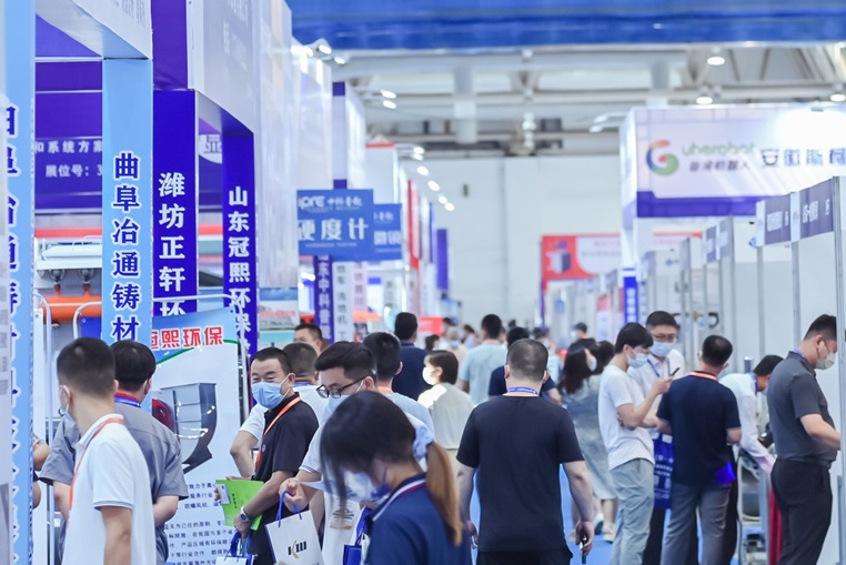 2026年山东(潍坊)装备制造业展览会CIEME参展商与海外采购商展台洽谈现场