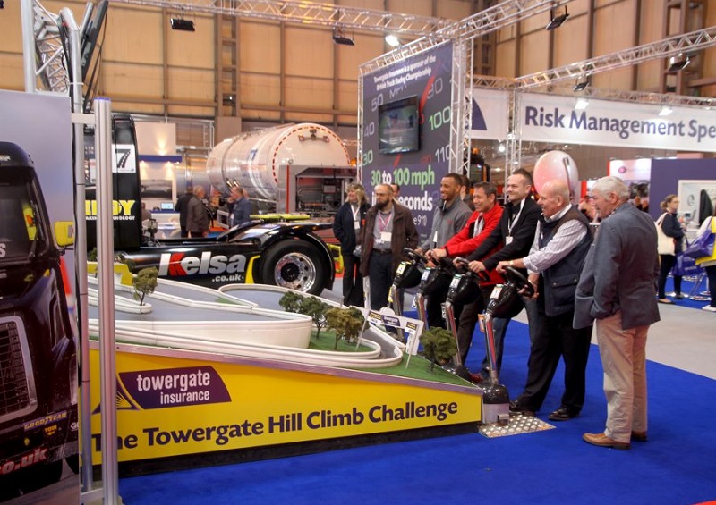 2027年英国伯明翰卡车及商用车展览会Commercial Vehicle Show参展商与海外采购商展台洽谈现场