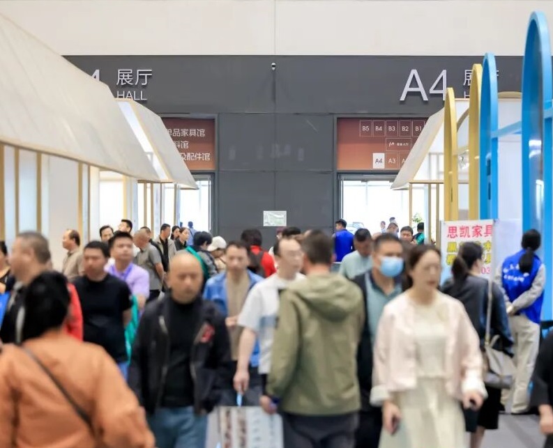 2027年青岛国际家具展QIFF行业机械设备展品展台实拍