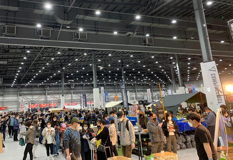 2026年韩国户外休闲体育产业展览会GOCAF参展商与海外采购商展台洽谈现场
