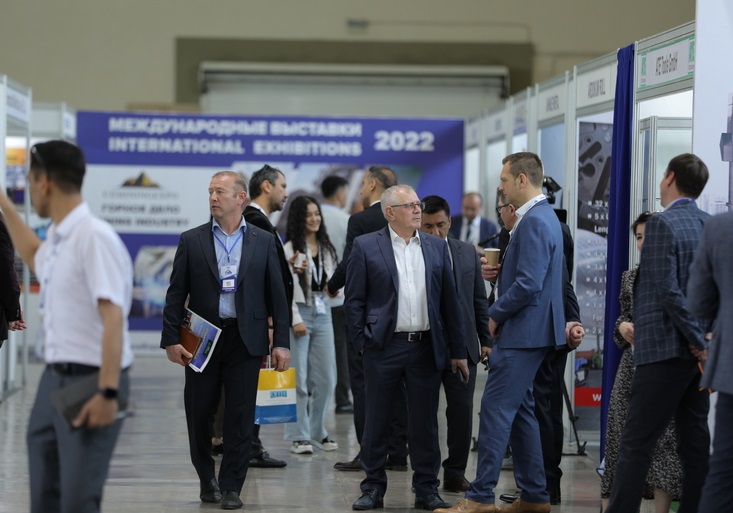 2027年乌兹别克斯坦塔什干化工展览会Uz Chem Plast Expo展馆现场，专业观众参观实况