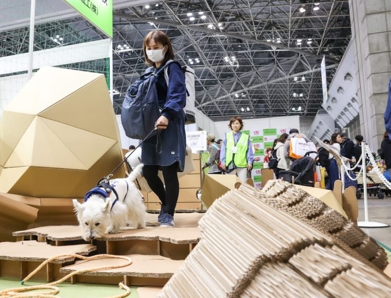 2027年日本东京宠物用品展览会Interpets Asia Pacific展馆现场,专业观众参观实况
