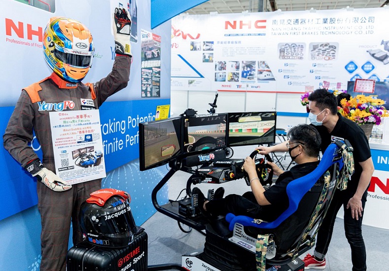 2027年台湾电动车、新能源车展览会E-Mobility Taiwan展馆现场,专业观众参观实况