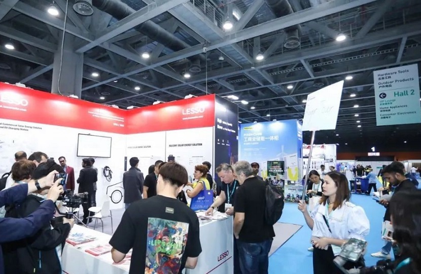 2026年广州消费电子及家电展览会GSF展馆现场,专业观众参观实况