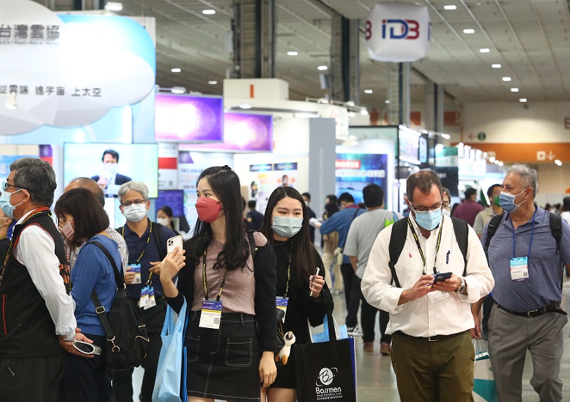 2026年台湾电子展览会TAITRONICS 展馆现场,专业观众参观实况