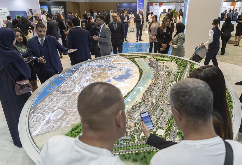 2026年卡塔尔多哈房地产建设展-中东地产展Cityscape Qatar展馆现场，专业观众参观实况