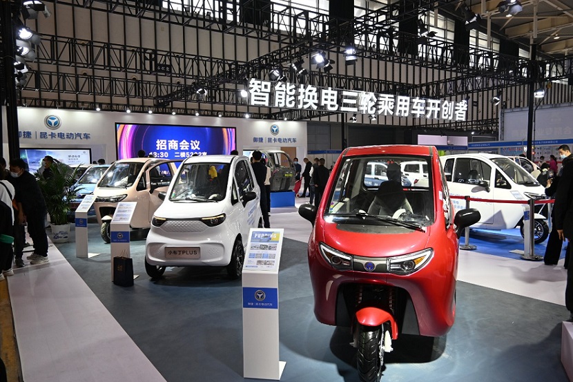2026年苏交会-江苏南京新能源电动车及汽车展CHINA E BIKE展馆现场，专业观众参观实况