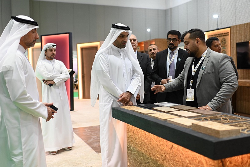 2027年中东迪拜木工机械及家具配件展览会Dubai Wood Show展馆现场,专业观众参观实况