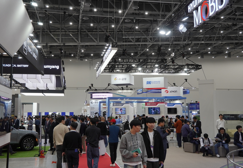 2026年韩国大邱未来汽车与出行展DIFADaegu International Future Auto & Mobility Expo参展商与海外采购商展台洽谈现场