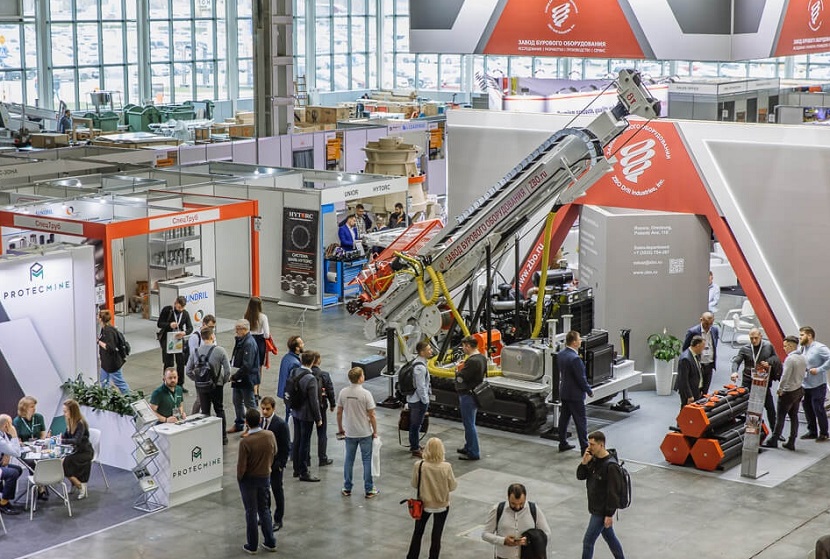 2027年俄罗斯莫斯科矿业采矿展览会Mining World Russia展馆现场,专业观众参观实况
