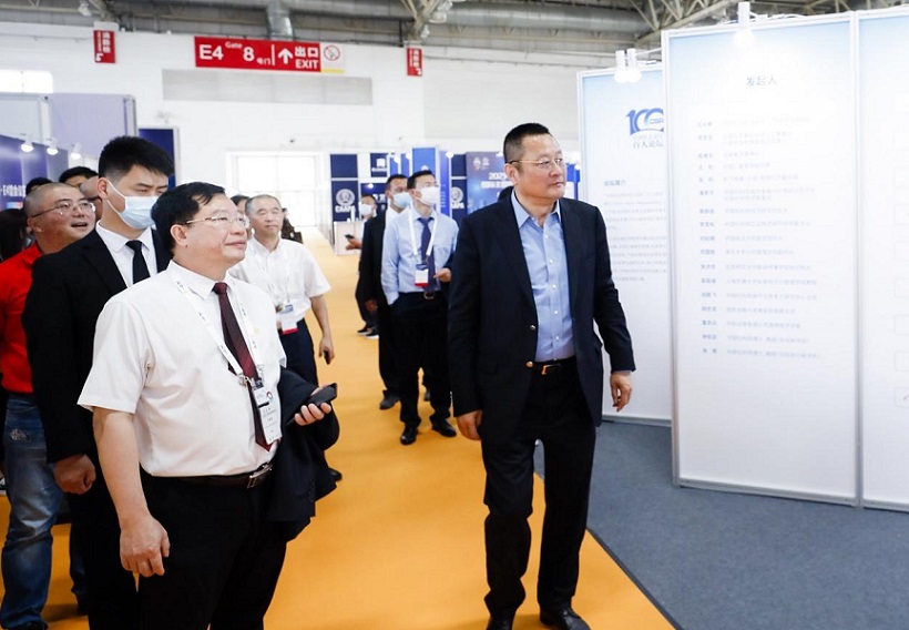2026年中国主题娱乐展-郑州游乐设施展CAE展馆现场,专业观众参观实况