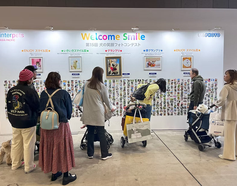 2027年日本东京宠物用品展览会Interpets Asia Pacific展馆现场,专业观众参观实况