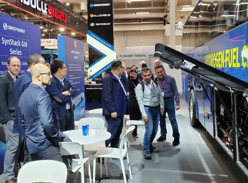 2027年德国欧洲氢能及燃料电池展览会Hydrogen + Fuel Cells EUROPE参展商与海外采购商展台洽谈现场