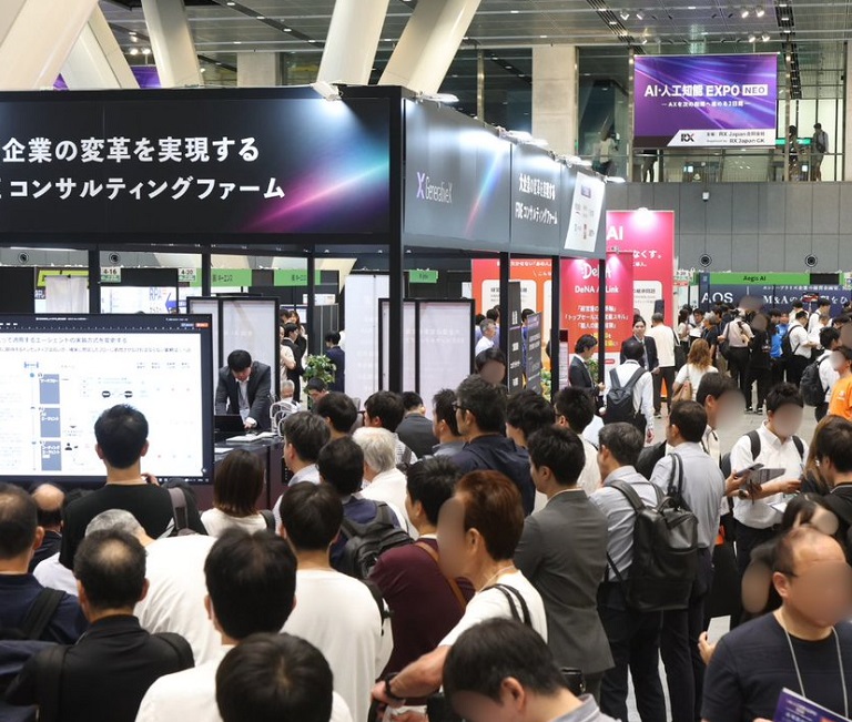 2027年日本东京人形机器人、具身智能展览会NexTech Week参展商与海外采购商展台洽谈现场