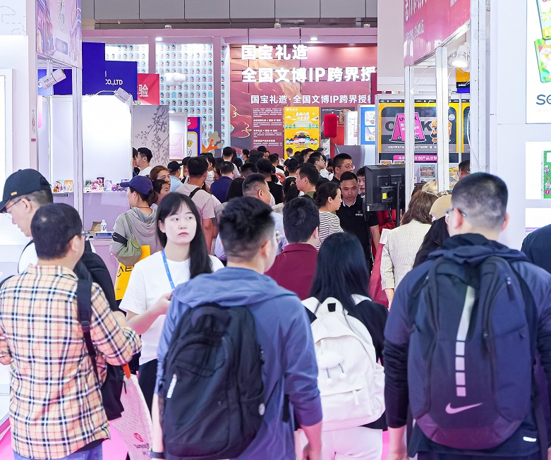 2026年深圳文创及IP展IP CONNECT FAIR展馆现场,专业观众参观实况