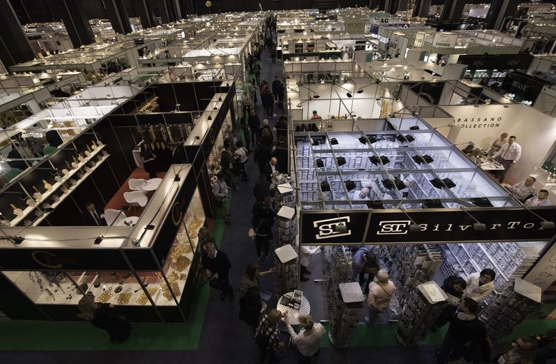 2027年波兰琥珀及珠宝展览会Amberif展馆现场,专业观众参观实况