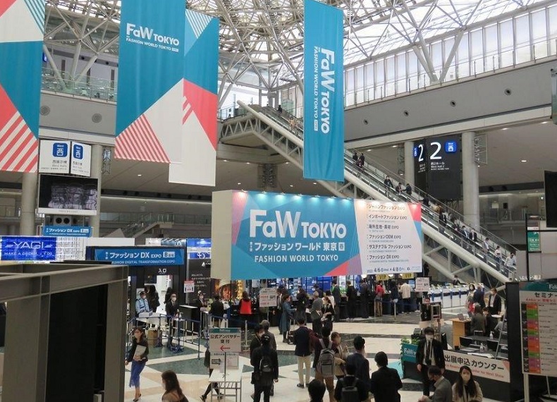 2027年日本东京纺织面料展览会FAW TOKYO参展商与海外采购商展台洽谈现场