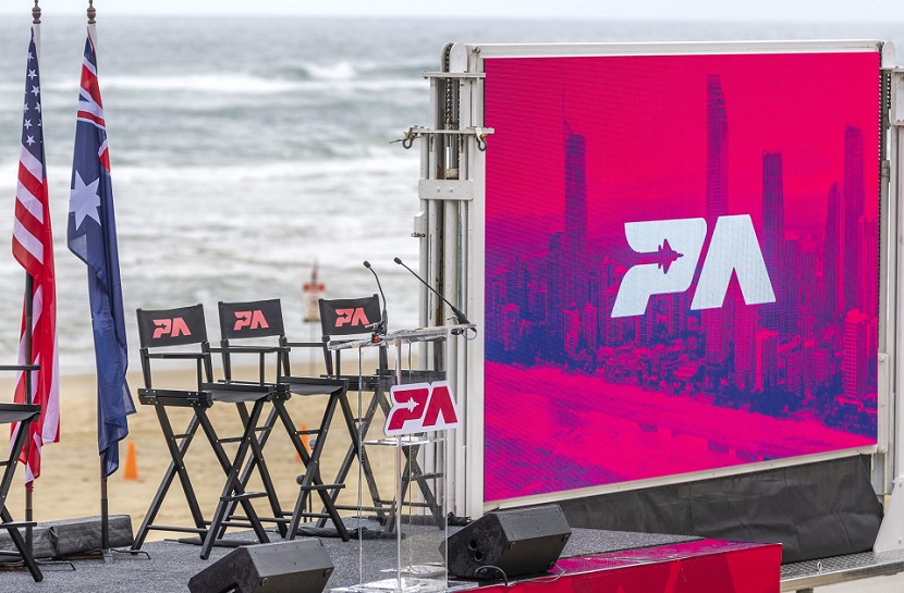 2026年美国海上航空展Pacific Airshow参展商与海外采购商展台洽谈现场