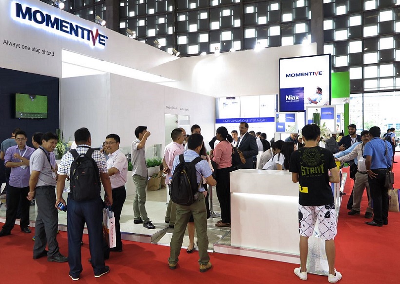 2026年上海国际聚氨酯展览会Shanghai International Polyurethane Exhibition参展商与海外采购商展台洽谈现场