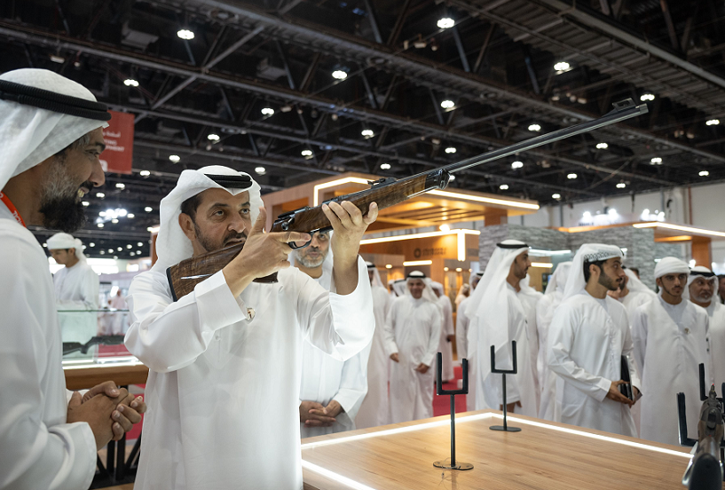 2027年中东迪拜狩猎装备、枪械、刀具展览会Middle East Hunting Expo展馆现场,专业观众参观实况