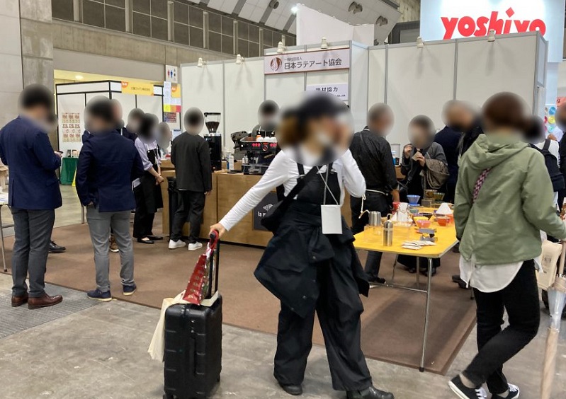 2026年日本大阪食品饮料OEM配套展览会OEM Expo参展商与海外采购商展台洽谈现场