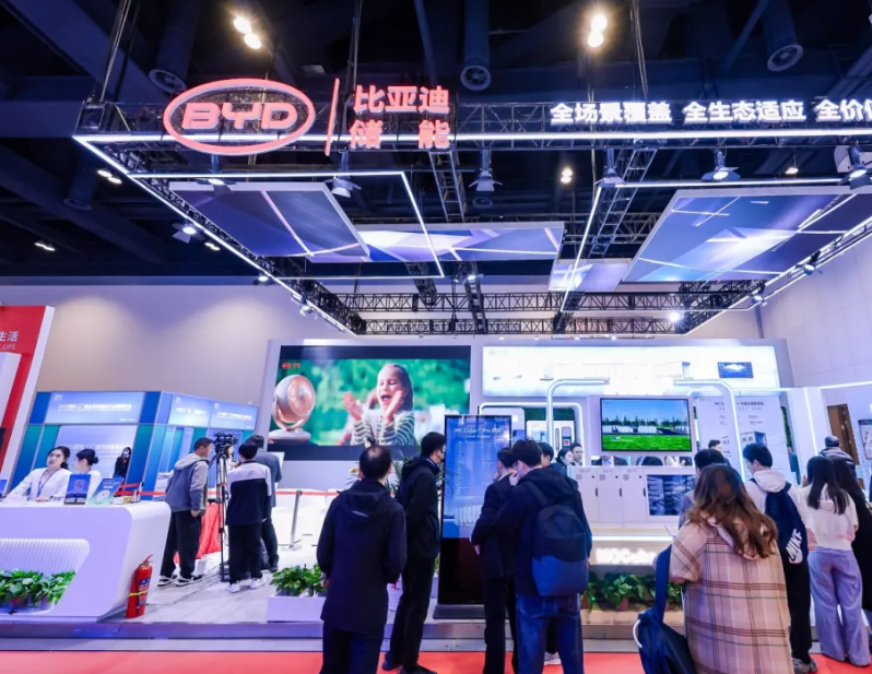2026年中国电气工程技术装备展-中国电气工程大会CEEC展馆现场,专业观众参观实况