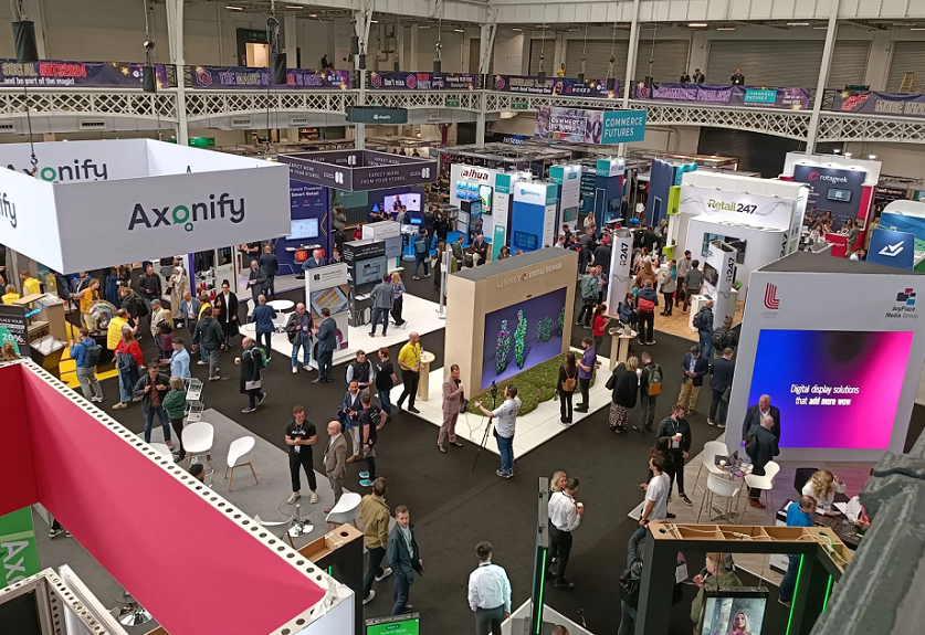 2027年英国伦敦零售科技展Retail Technology Show展馆现场,专业观众参观实况