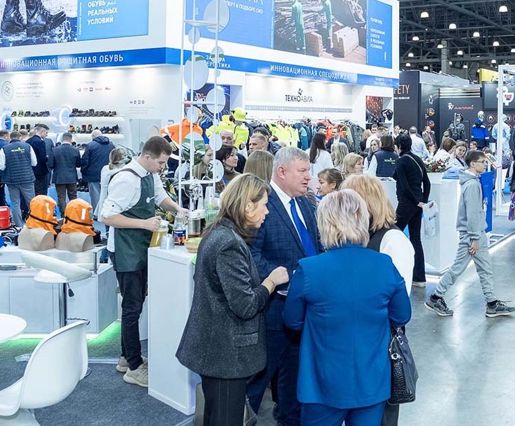2026年俄罗斯索契劳保展览会RLSWRUSSIAN LABOUR SAFETY WEEK展馆现场，专业观众参观实况