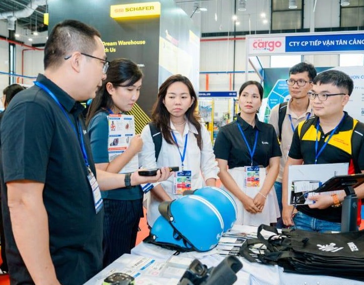 2026年越南河内仓储物流展览会Warehousing & Automation Show参展商与海外采购商展台洽谈现场