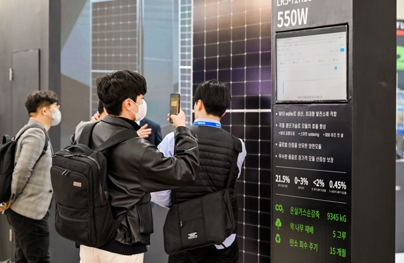 2027年韩国太阳能展-韩国国际绿色能源展Green Energy Expo展馆现场，专业观众参观实况