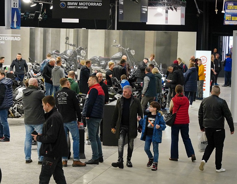 2027年波兰华沙摩托车及配件展览会Warsaw Motorcycle Show展馆现场,专业观众参观实况