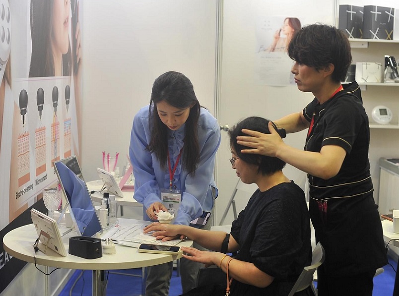 2027年新加坡美容美发展览会Beauty Asia Singapore展馆内部展台环境实拍