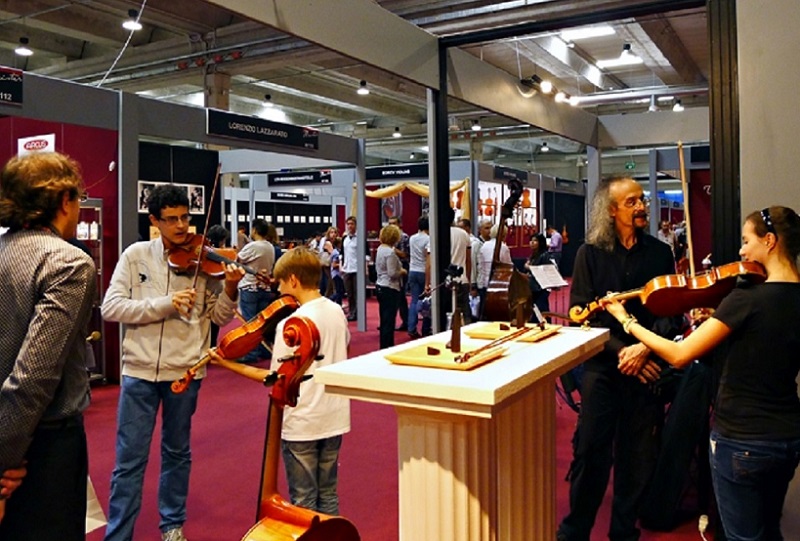 2026年意大利手工提琴及钢琴展览会CREMONA MUSICA展会现场产品演示与行业交流活动