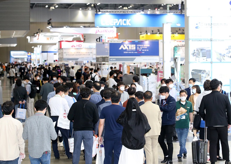 2027年韩国首尔实验室设备及技术展览会KOREA LAB展馆现场,专业观众参观实况