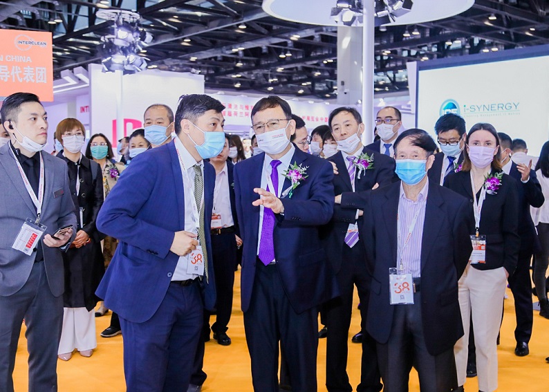 2026年中国(上海)国际清洁与维护展览会Interclean China参展商与海外采购商展台洽谈现场