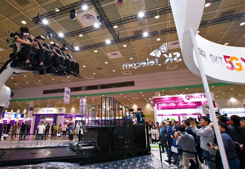 2027年韩国首尔IT、通讯通信、物联网展World IT Show展会现场产品演示与行业交流活动