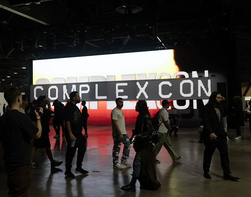 2026年美国ComplexCon大会ComplexCon展馆现场,专业观众参观实况