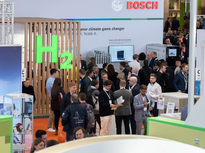 2027年德国欧洲氢能及燃料电池展览会Hydrogen + Fuel Cells EUROPE展馆现场,专业观众参观实况