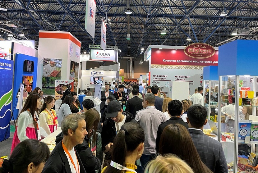 2026年哈萨克斯坦冷链展览会ColdChain Kazakhstan参展商与海外采购商展台洽谈现场