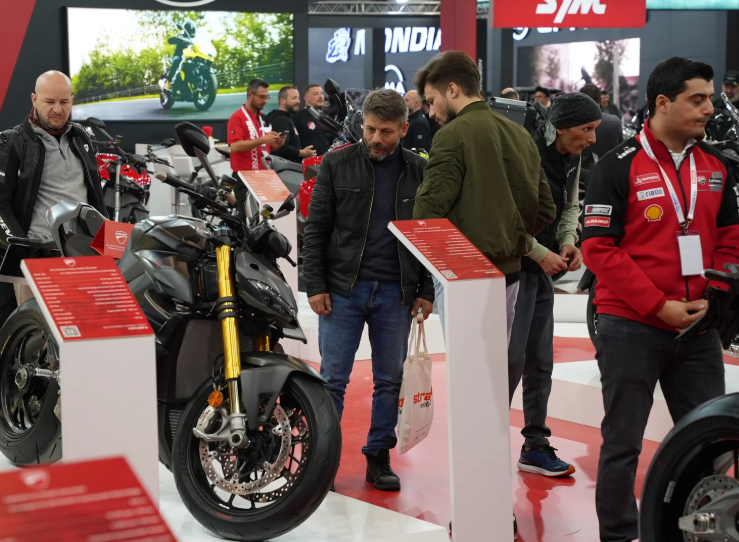 2027年土耳其伊斯坦布尔摩托车展览会Motobike Istanbul参展商与海外采购商展台洽谈现场