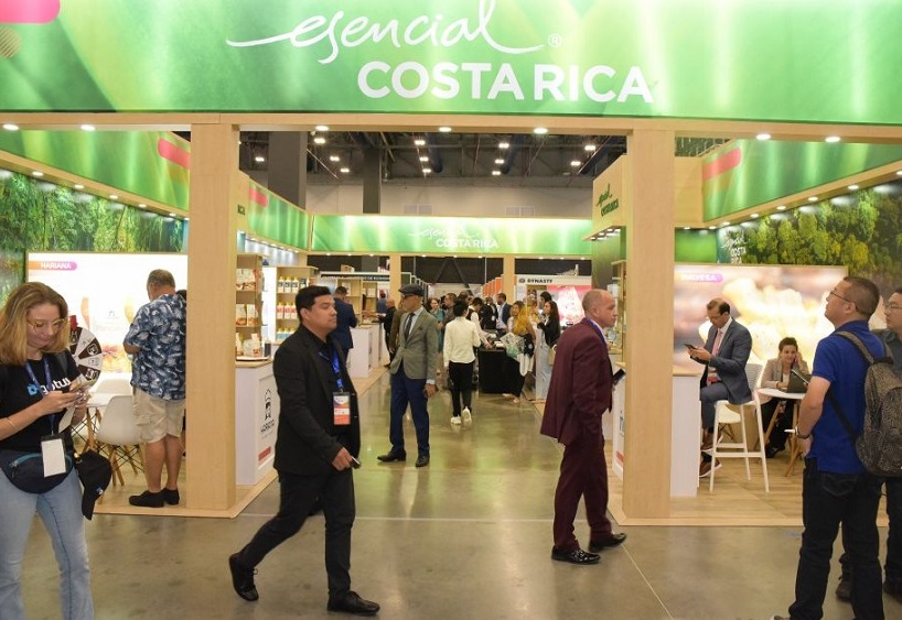 2027年巴拿马贸易展览会EXPOCOMER展馆现场,专业观众参观实况
