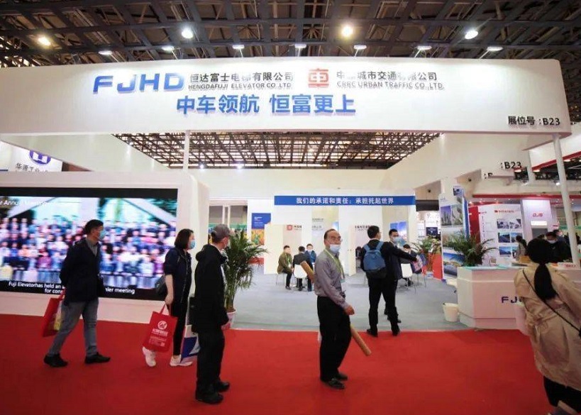 2027年中国(南京)国际电梯展览会WEE EXPO参展商与海外采购商展台洽谈现场