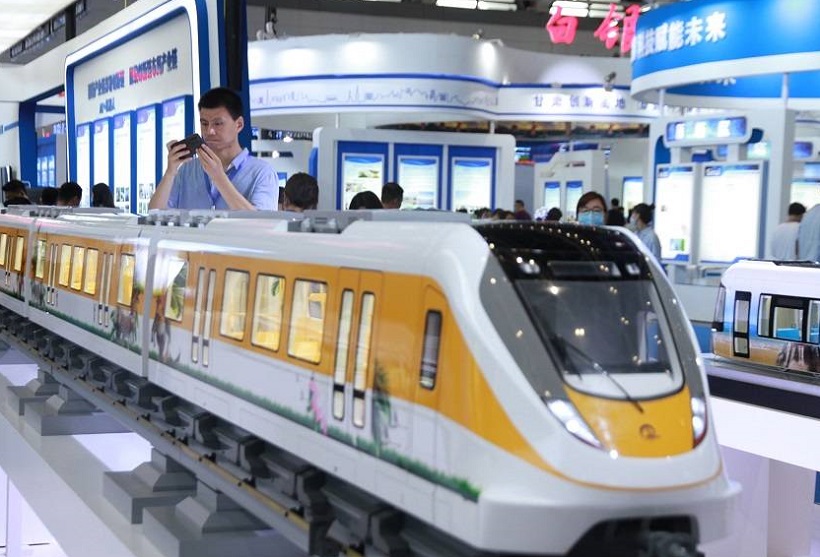 2026年西安科博会XATEC展馆现场,专业观众参观实况
