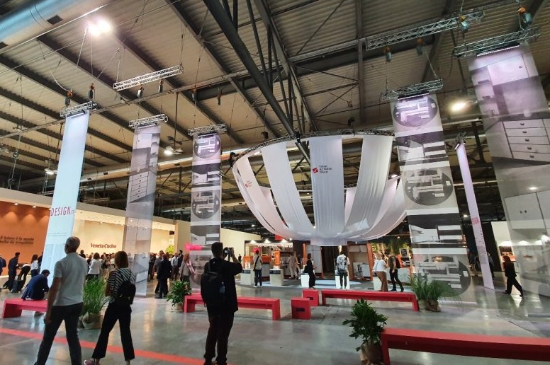 2027年意大利米兰厨房卫浴展览会EuroCucina展馆内部展台环境实拍