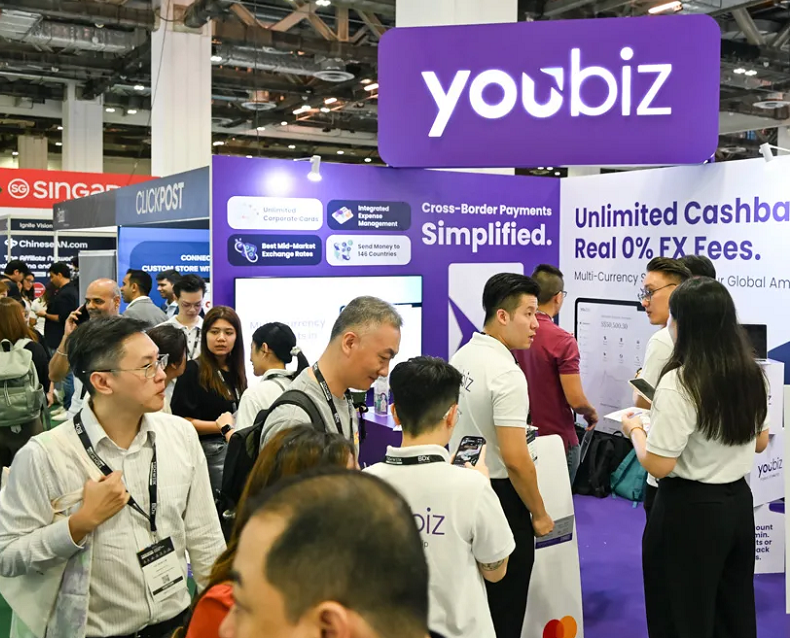 2027年新加坡亚洲数码营销展览会DMEXCO Asia展馆现场,专业观众参观实况