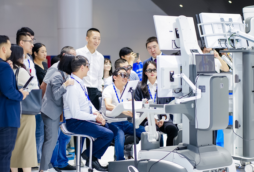2027年中国（上海）国际医疗器械展览会CMEF展会现场产品演示与行业交流活动