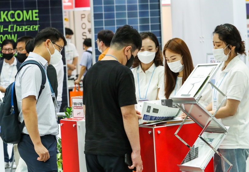 2026年韩国氢能、太阳能、核能、核电展Smart Energy Plus参展商与海外采购商展台洽谈现场